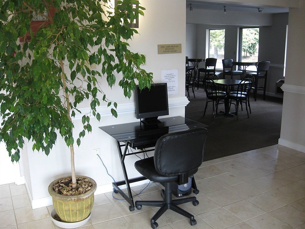 Quality Inn & Suites Creedmor - Butner Creedmoor Zewnętrze zdjęcie
